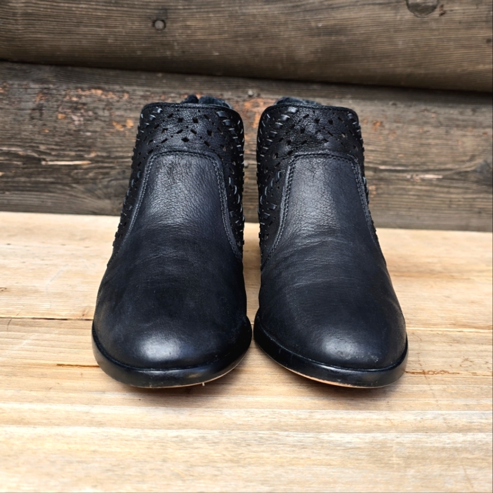 Vince Camuto Prasata Y2K Western Boho Black Suede Cut Out Ankle Boots 7.5M - Picture 9 of 16
